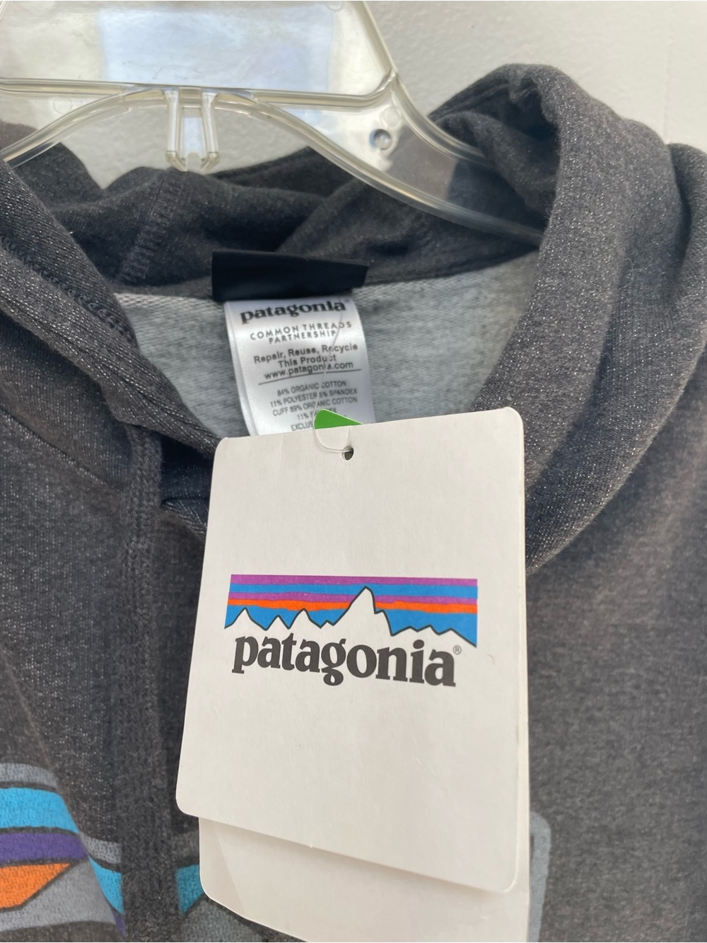 Patagonia hoodie size large nwt - Picture 3 of 4